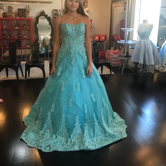 Mon Cheri Dresses & Skirts - NWT prom dress Ellie Wilde size 00 Cinderella dres